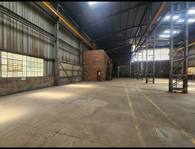 2,400M² WAREHOUSE TO LET IN WADEVILLE